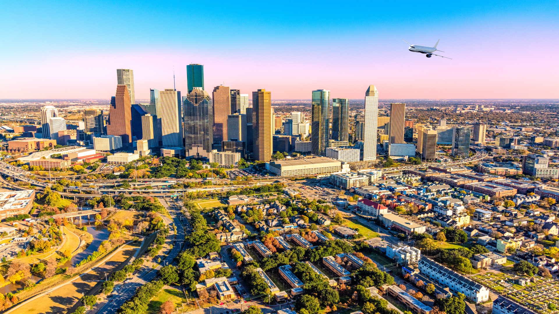 Hobby to Bush Airport Shuttle: Affordable HOU to IAH Rides $29.99